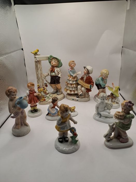 Статуетка. Статуэтка. Фарфоровая статуэтка.