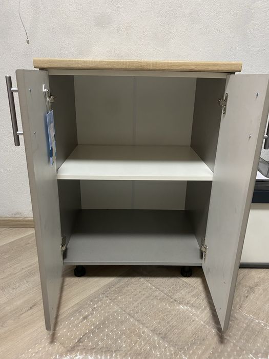 Тумба у залу/вітальню