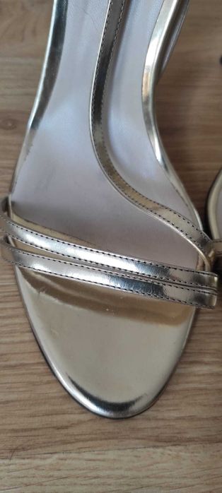 Złote szpilki Dolce & Gabbana + DARMOWA DOSTAWA + PREZENT