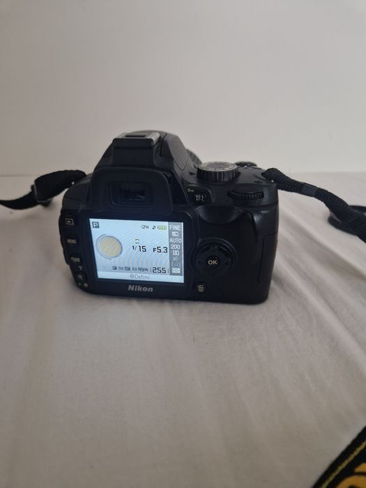 Nikon D60 + objetiva 18-55mm VR + carregador + bateria + mala Case Logic