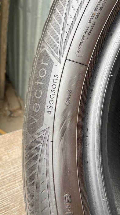 Шини б/у 235 55 R17 GoodYear Vector 4Seasons Gen3