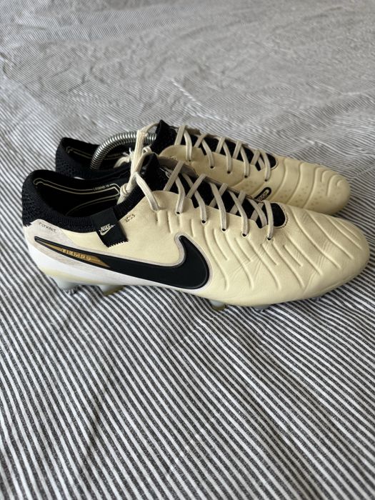 Korki wkręty buty do gry w piłkę Nike Tiempo Legend 10 Elite SG-Pro