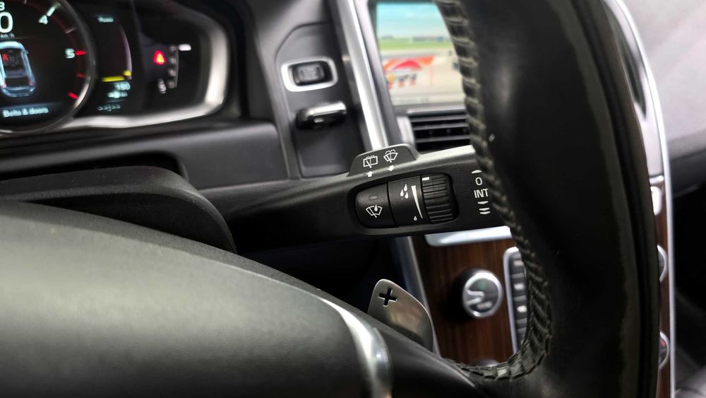 2015 VOLVO  XC60 2.4 TDI AWD