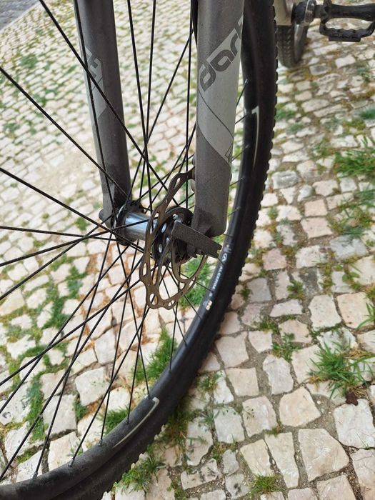 Bicicleta BTT Specialized Hardrock pro bom estado