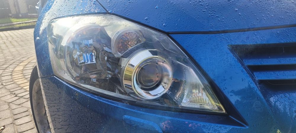 Auris 1.6 prestige club sport