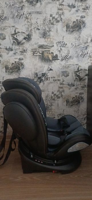 Автокрісло від 0років до 12