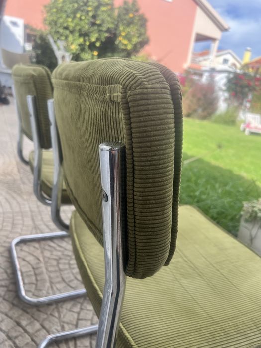 2 cadeiras cantilever