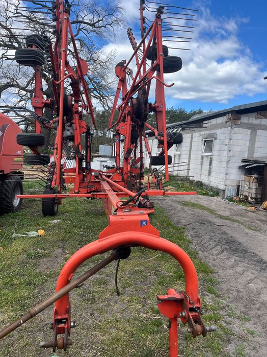 Zgrabiarka dwukaruzelowa Kuhn ga7501