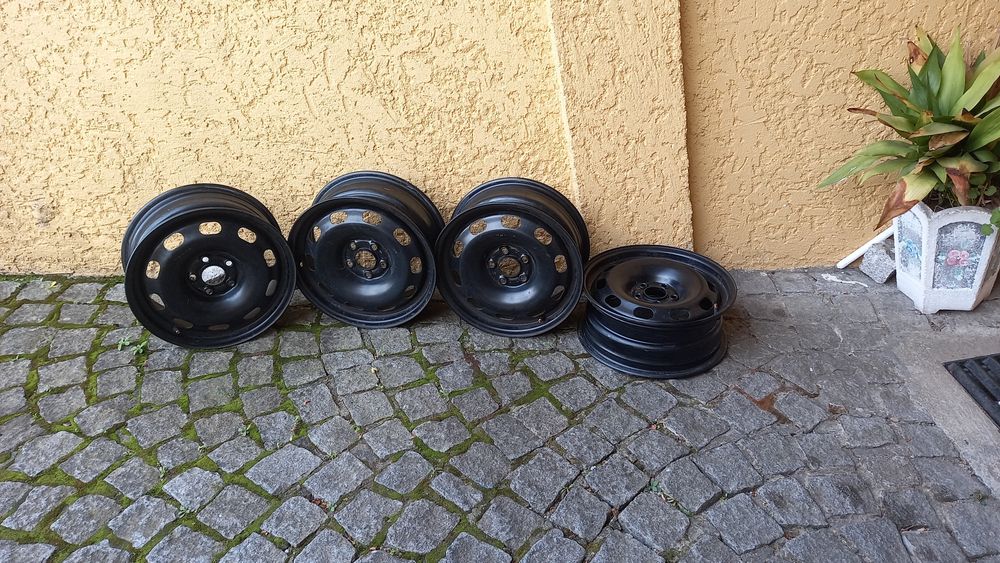 Jantes, tamanho 15 pretas 500km andados
