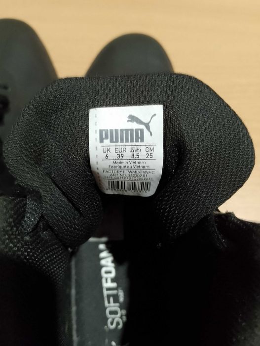 Продам женские кроссовки