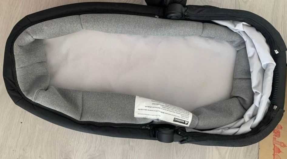 Alcofa adaptável a carrinho de bebé