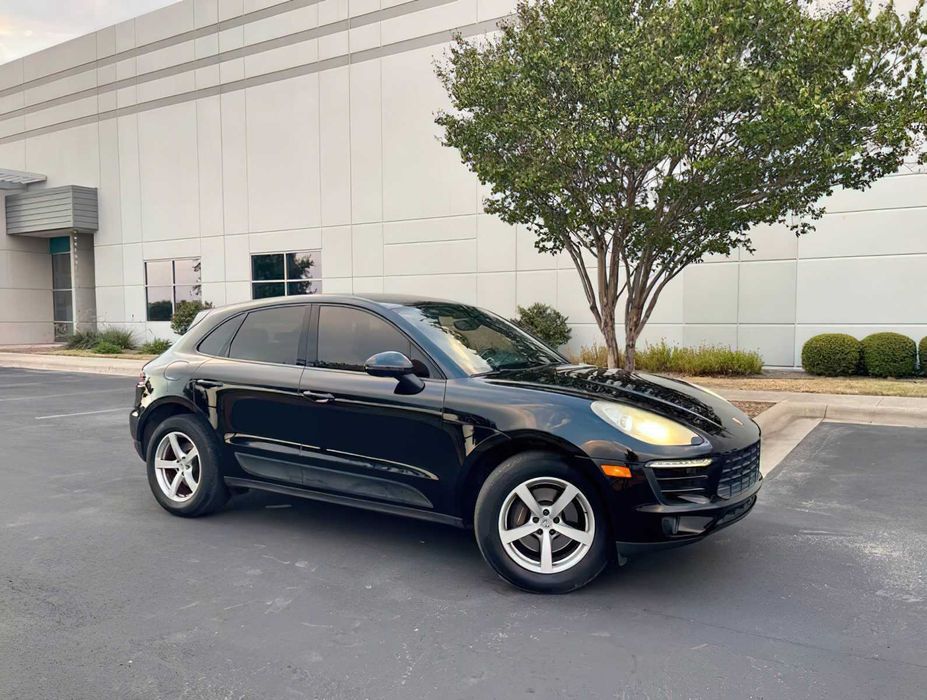 Porsche Macan      2017