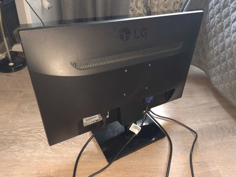 Монітор LG Flatron E2241 22"