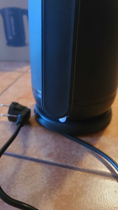 Електрочайник PHILIPS чорний 1,7 л знімний фільтр 2200 Вт захист