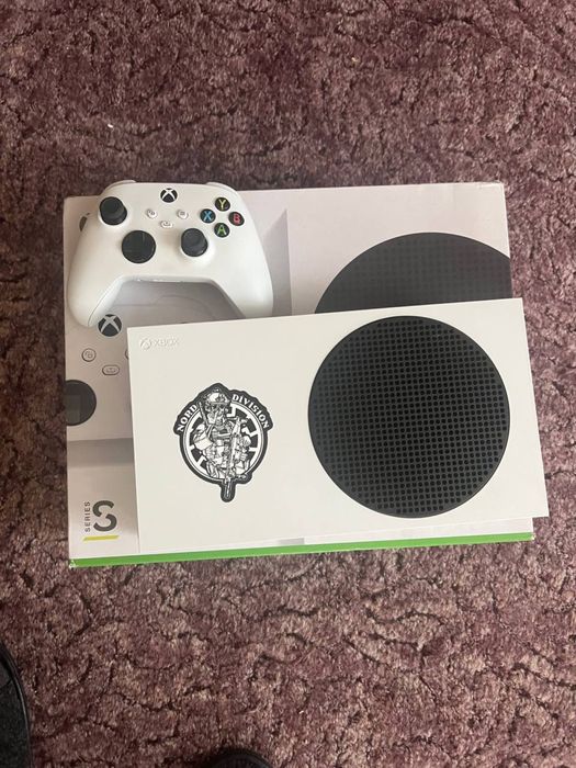 Xbox Series S 512 GB с геймпадом