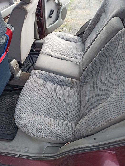 VOLKSWAGEN-VENTO CL 1.8 газ 1992г/в бордовый пурламутр 379000гр.