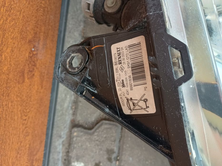 Lewa  lampa xsenon renault laguna 3