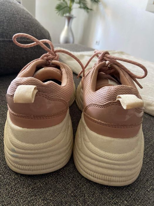 Sapatilha cor de rosa marca stradivarius tamanho 37