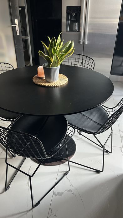 Mesa de Refeição Redonda com 4 Cadeiras