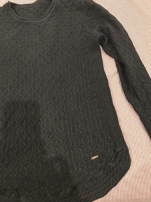 Camisola de malha cor preta