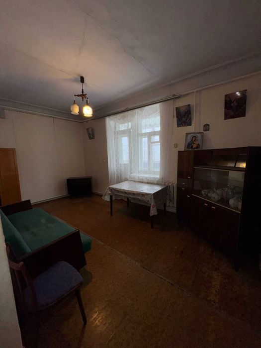 Продається 3 - кімнатна квартира с. Сахкамінь.