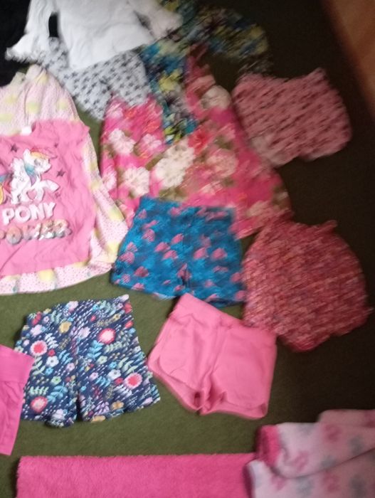 Продам речі дитячі від 3 до 13 років.