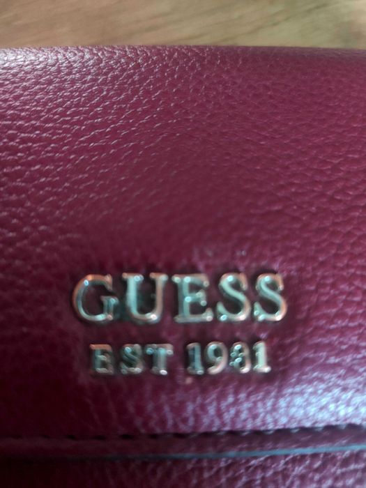 Portfel damski skórzany Guess