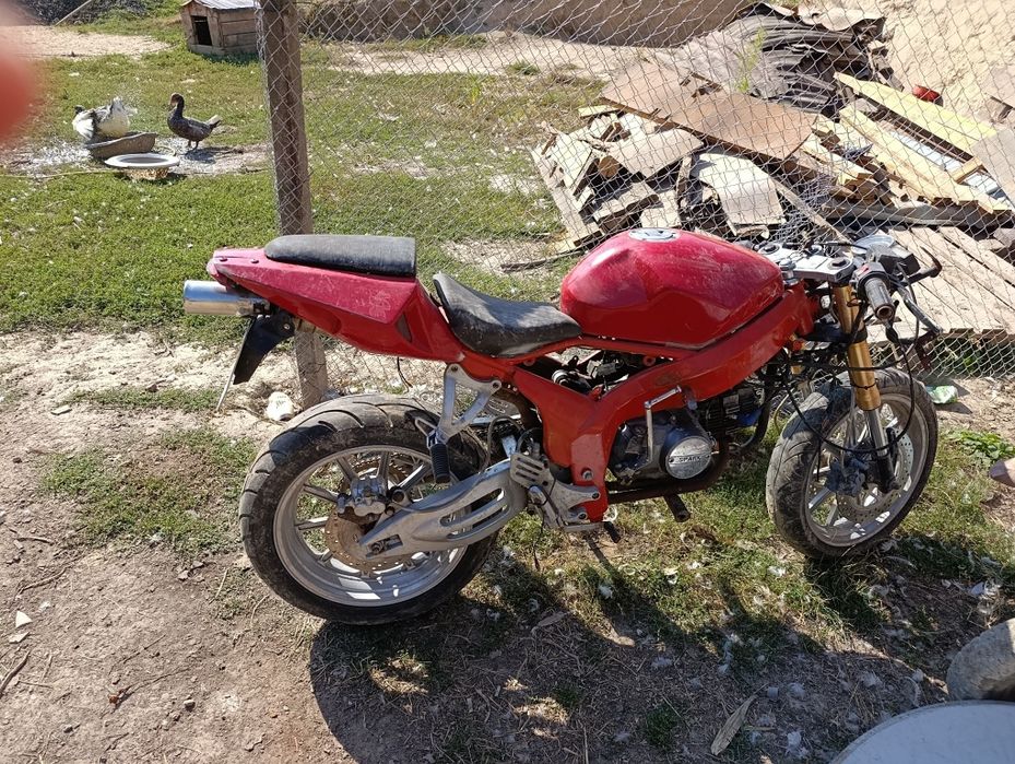 Спарк сто двадцять п'ять кубів.