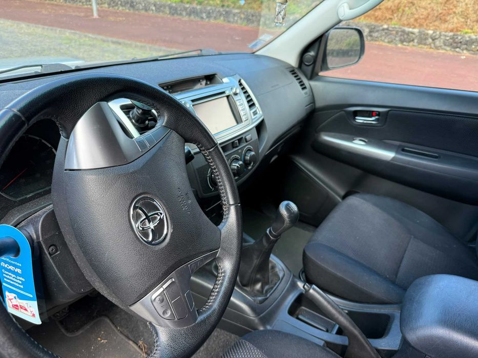 Toyota Hilux 2.5 D-4D Tracker 4x2 | Apenas 95.000 km! | Como Nova