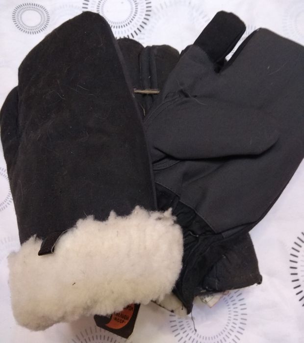 Рукавицы трехпалые на овчине, рабочие перчатки на меху.