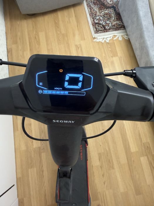 Продам Електросамокат Segway Ninebot ZT3 Pro E