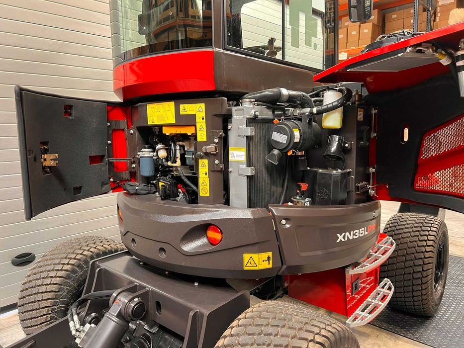 MINI GIRATORIA XN35 PRO RODAS Motor Kubota