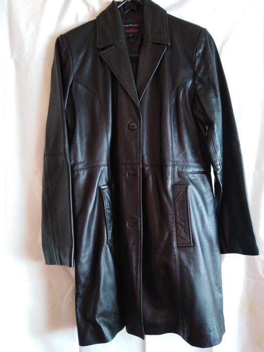 Casaco Preto em Pele comprido