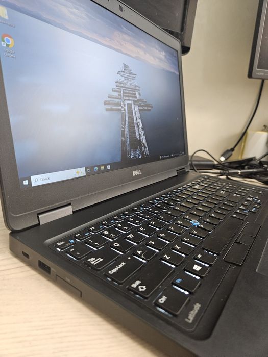 Dell Latitude 5580 i7-7820HQ/16Gb/SSD 256Gb/Nvidia 940MX/15.6" IPS/новая батарея