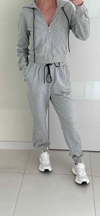 Прогулочный костюм ( спортивный костюм) twin set
