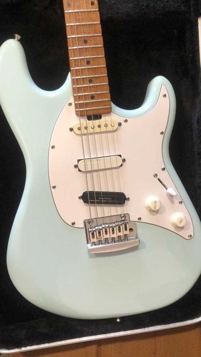 guitarra sterling by musicman cutlass