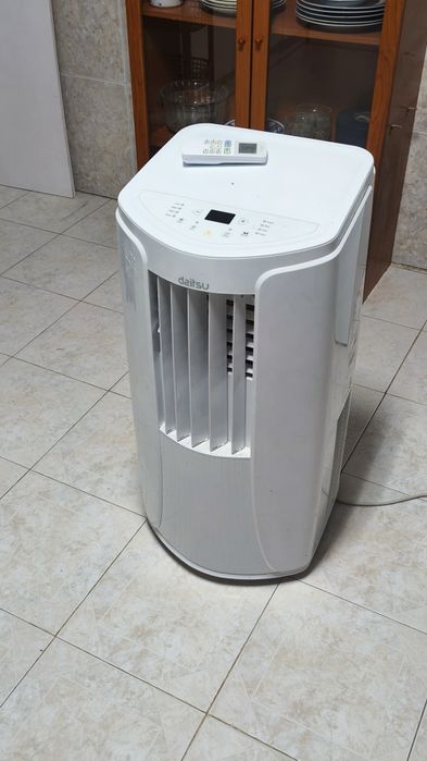 Ar Condicionado Portátil Deitsu 12000 BTU (Frio/Quente)