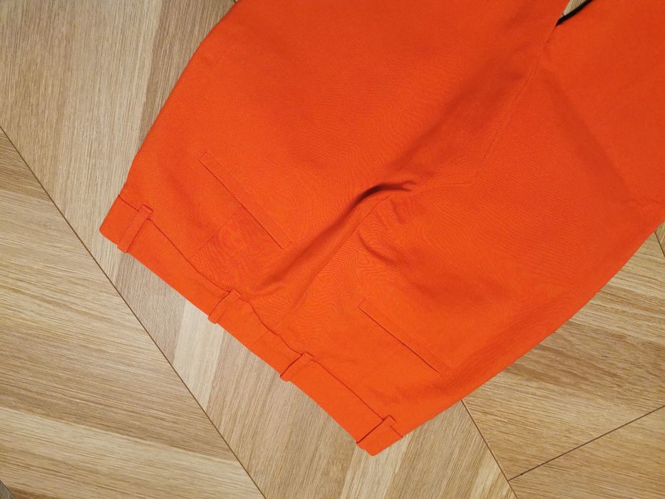 Czerwone eleganckie spodnie damskie  Zara M