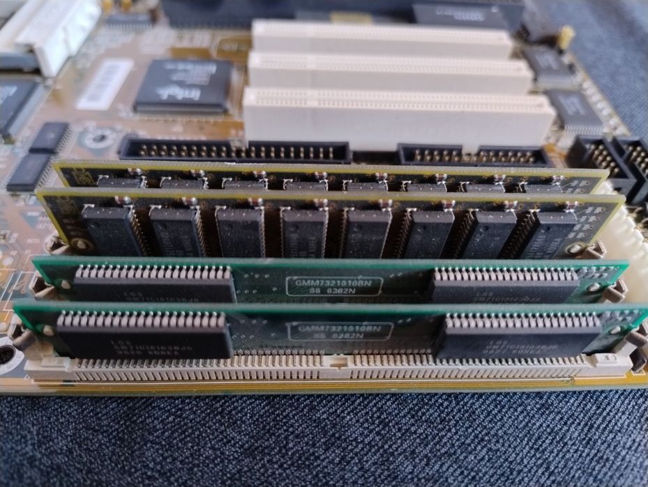 Płyta pod socket 7 (opis)