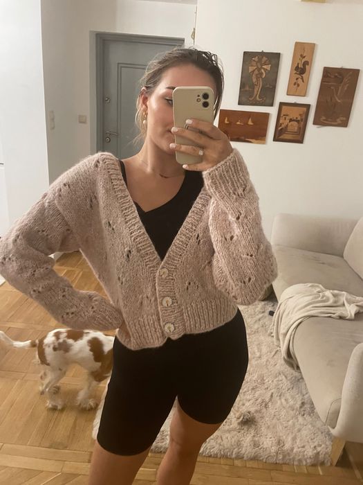 Sweter kardigan wykonany recznie