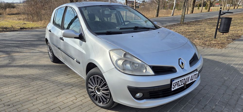 Renault Clio lll 1.2LPG 2006r, 5 drzwi climatronic
