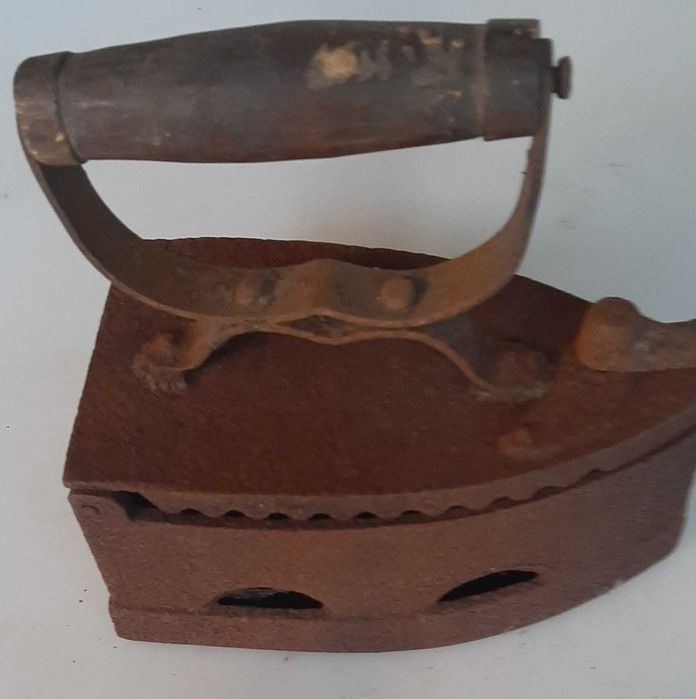 утюги RZTK ,Tefal ,Satyrn ,и утюг с прошлого столетия