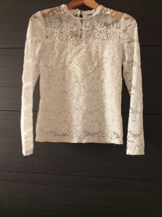 Śliczna koronkowa bluzka