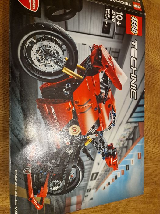 Lego Technik 42107 Ducati Panigale V4 R