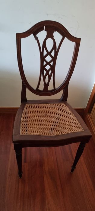 Cadeira em madeira e palhinha