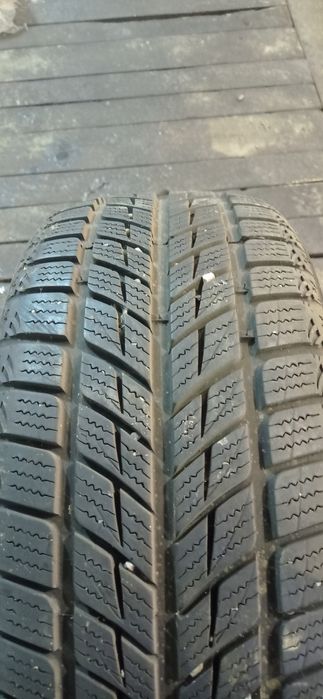 Пара зимней резины r17