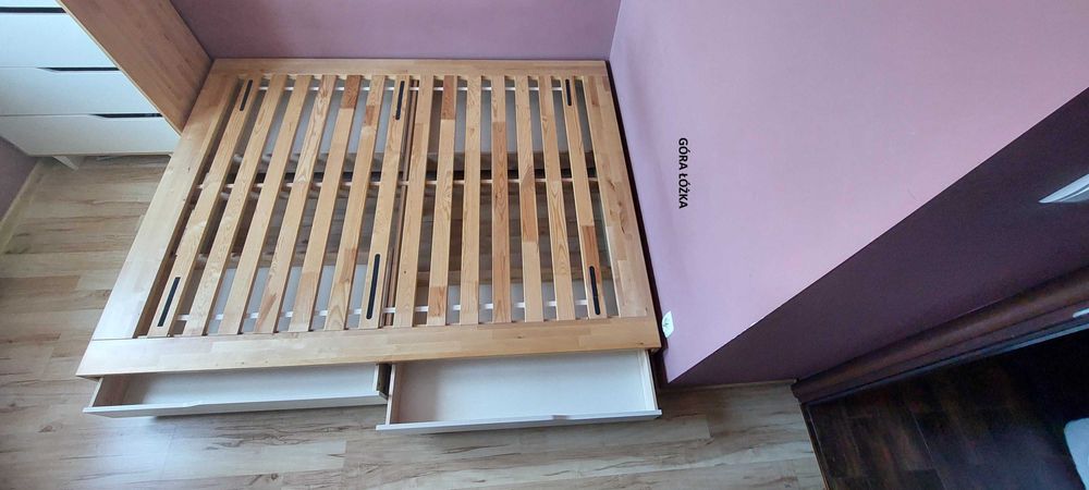 Łóżko firmy IKEA model MANDAL