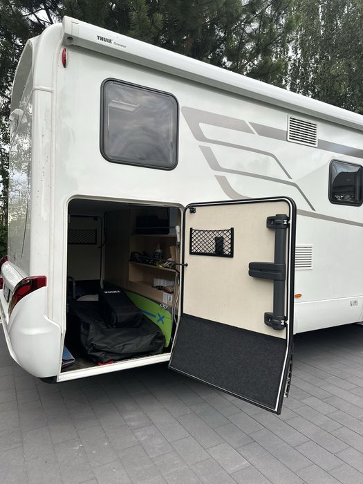 Wynajem luksusowy kamper Mercedes Hymer 580 pełna integra.