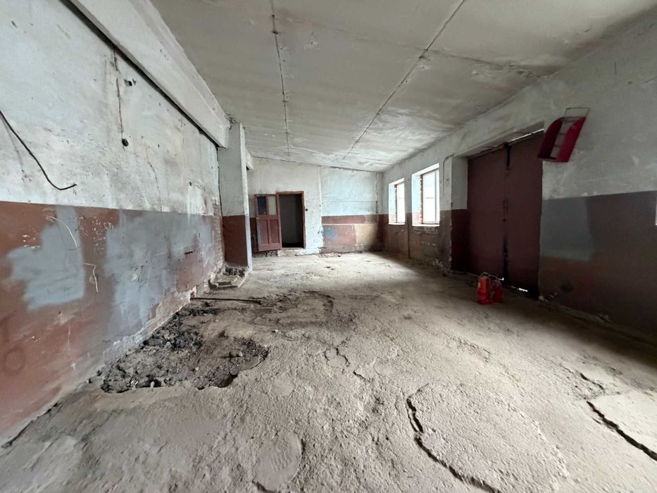 Приміщення під склад в центрі