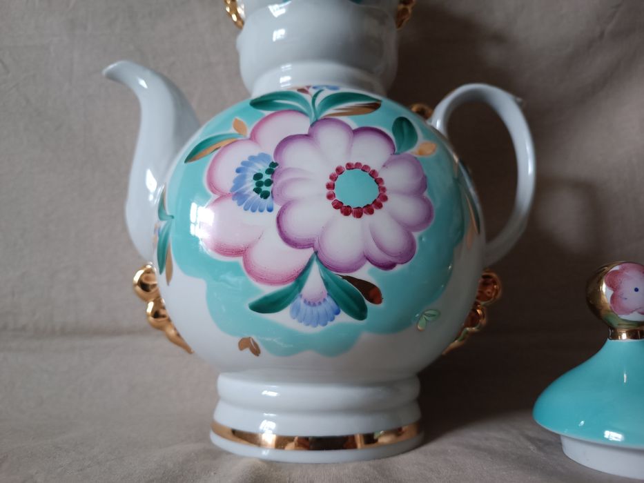 Чайный сервиз фарфоровый